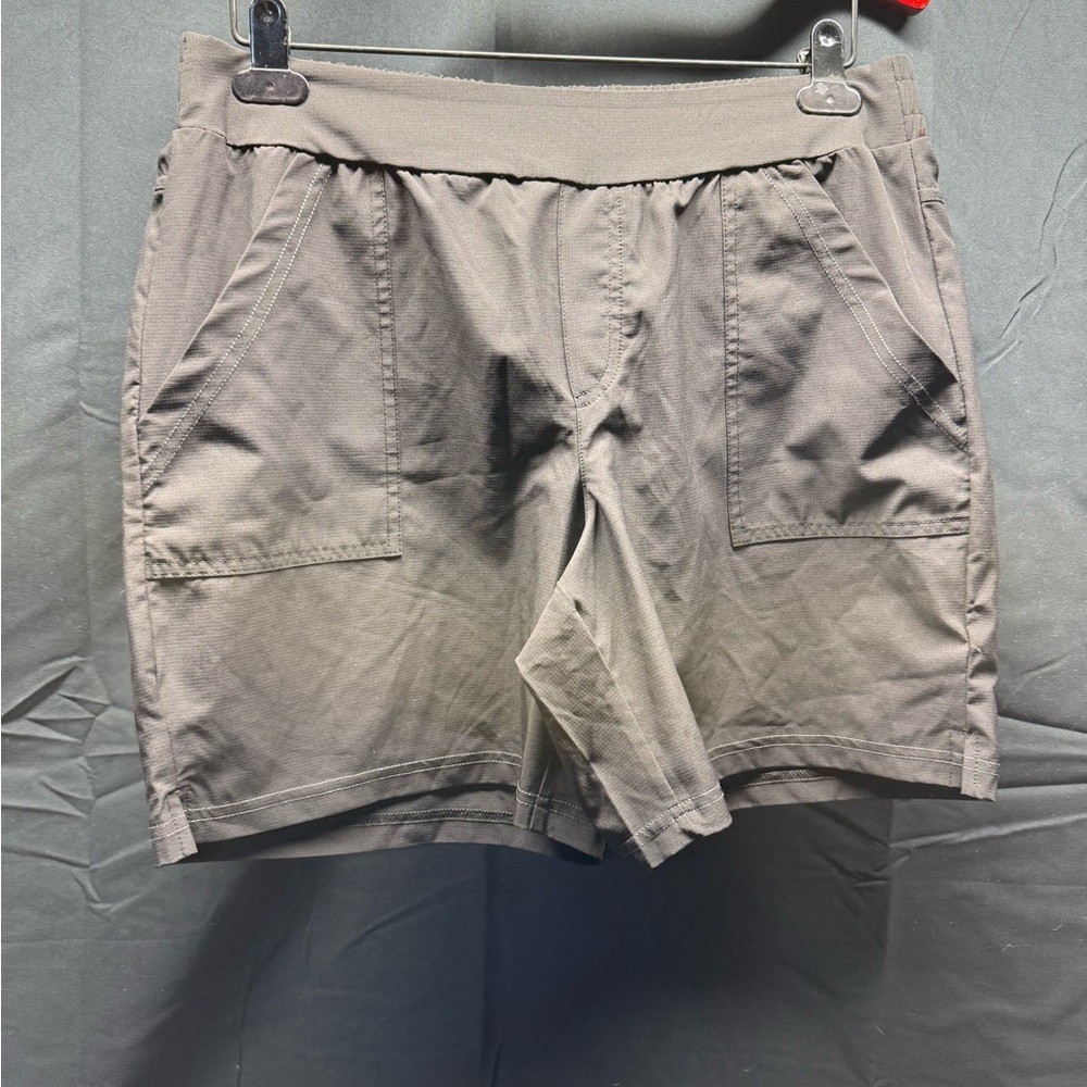 Avalanche Women’s Black Cargo Shorts sz M (14ar)